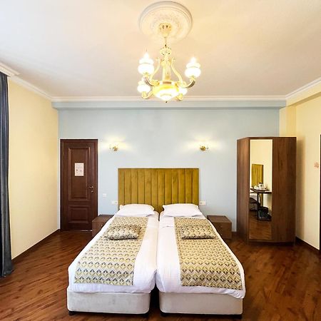 Phazisi Hotel Tbilisi Exteriör bild