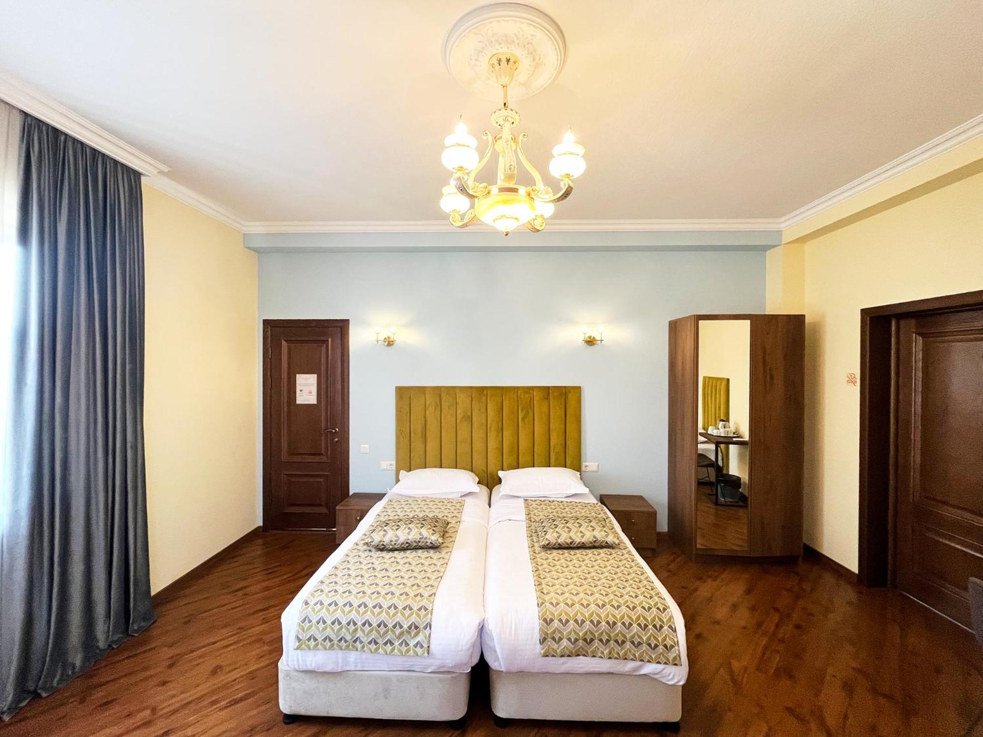 Phazisi Hotel Tbilisi Exteriör bild